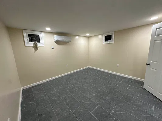 Rented by R New York | media 8