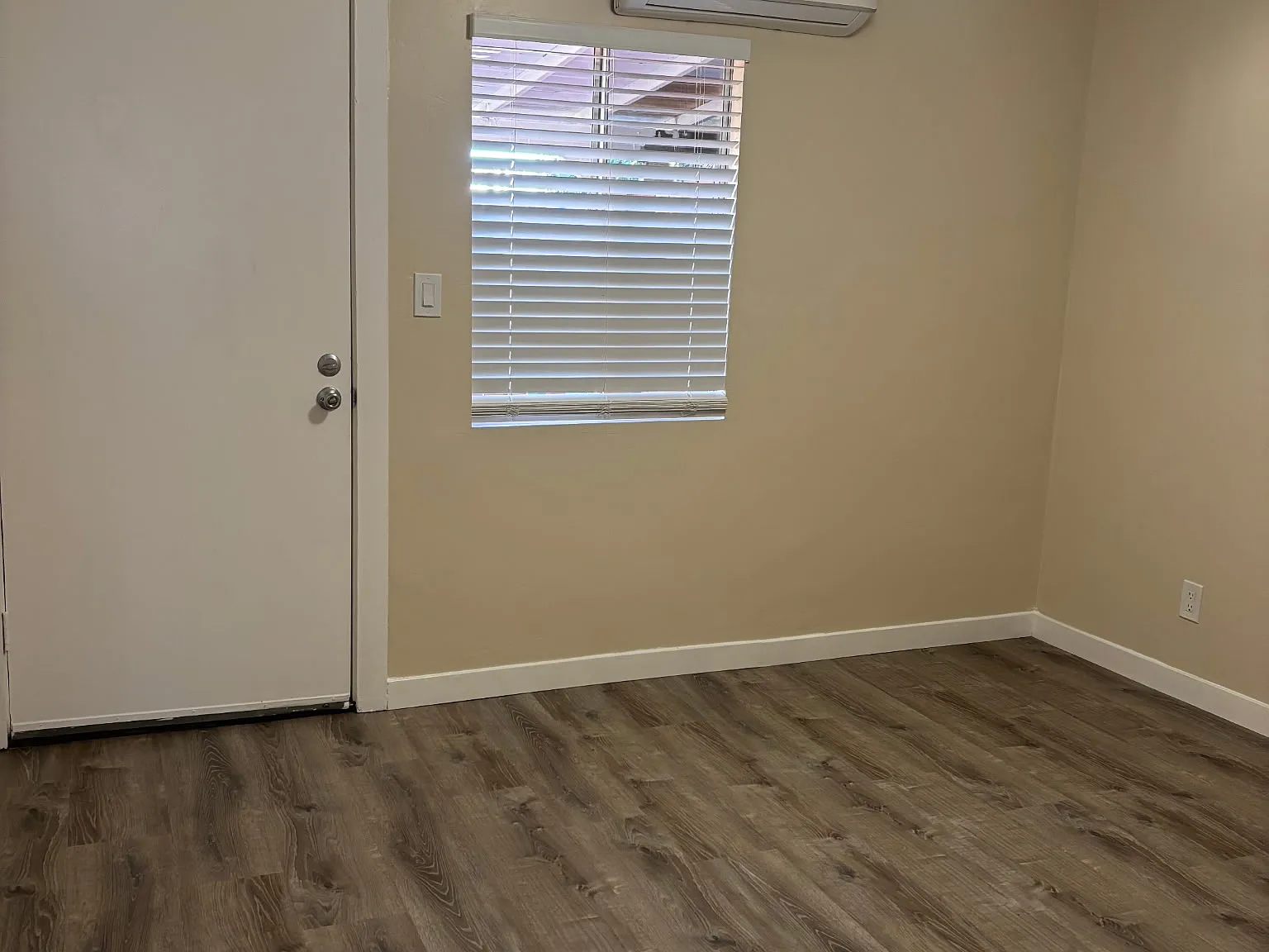 2 bed, 900 sqft, $2,350 — Photo 2