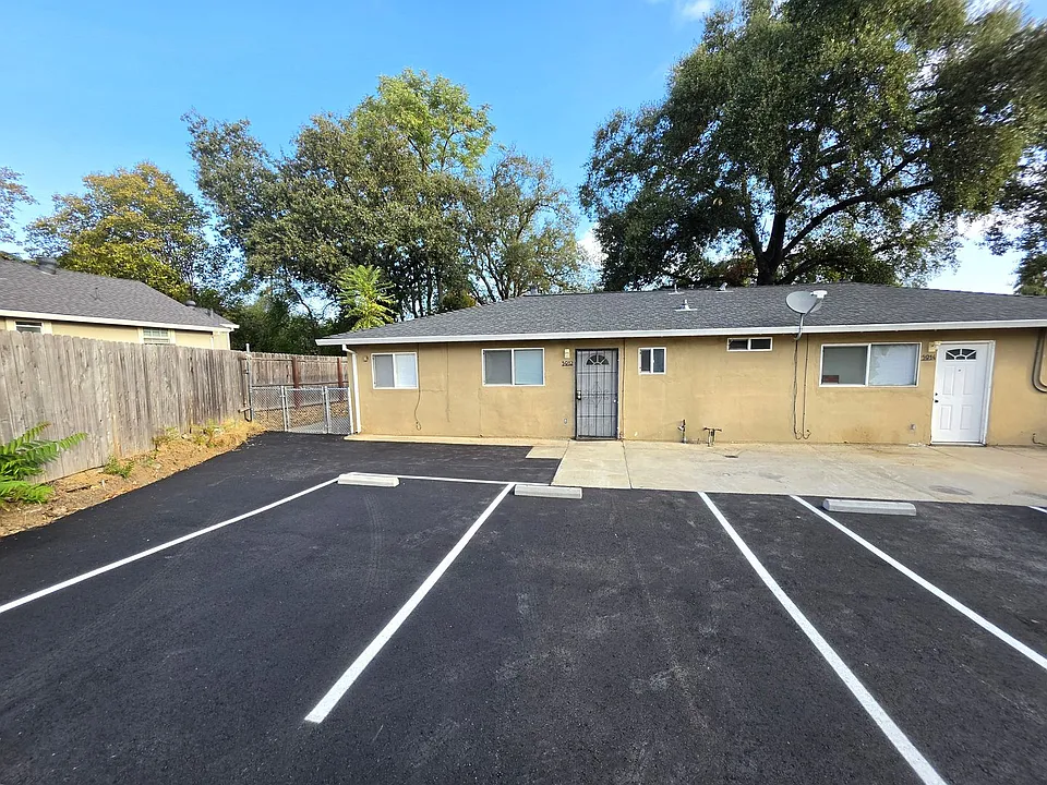 5914 Del Campo Ln