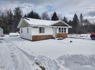 1426 Alger Ct, Alger, MI 48610