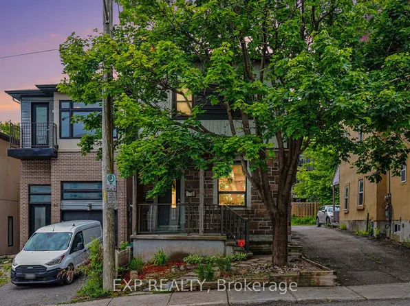 62 Young St, Ottawa, ON K1S 3H9