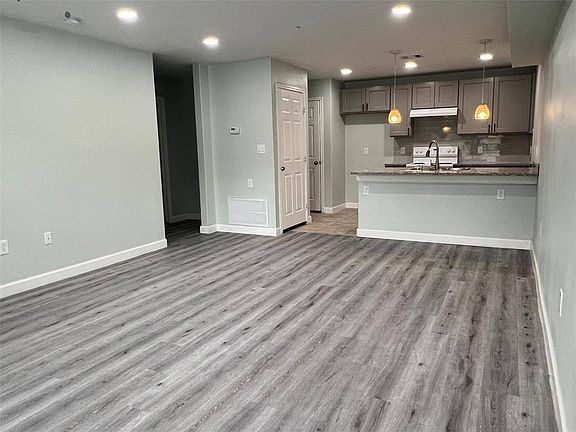 5th image of 22061 Russell Dr #2