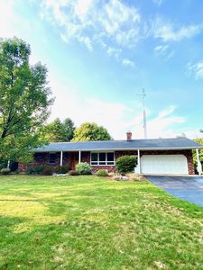 1595 Maple Ln, Benton Harbor, MI, 49022
