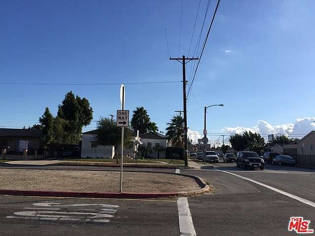 1st image of 1152 W 98th St