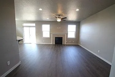 3 bed, 1574 sqft, $2,495 — Photo 4