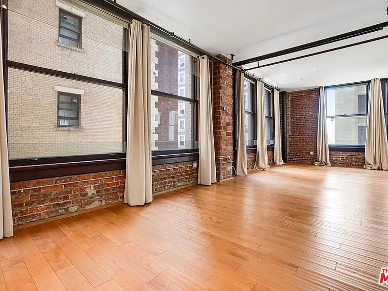 460 S Spring St #512 — Photo 22
