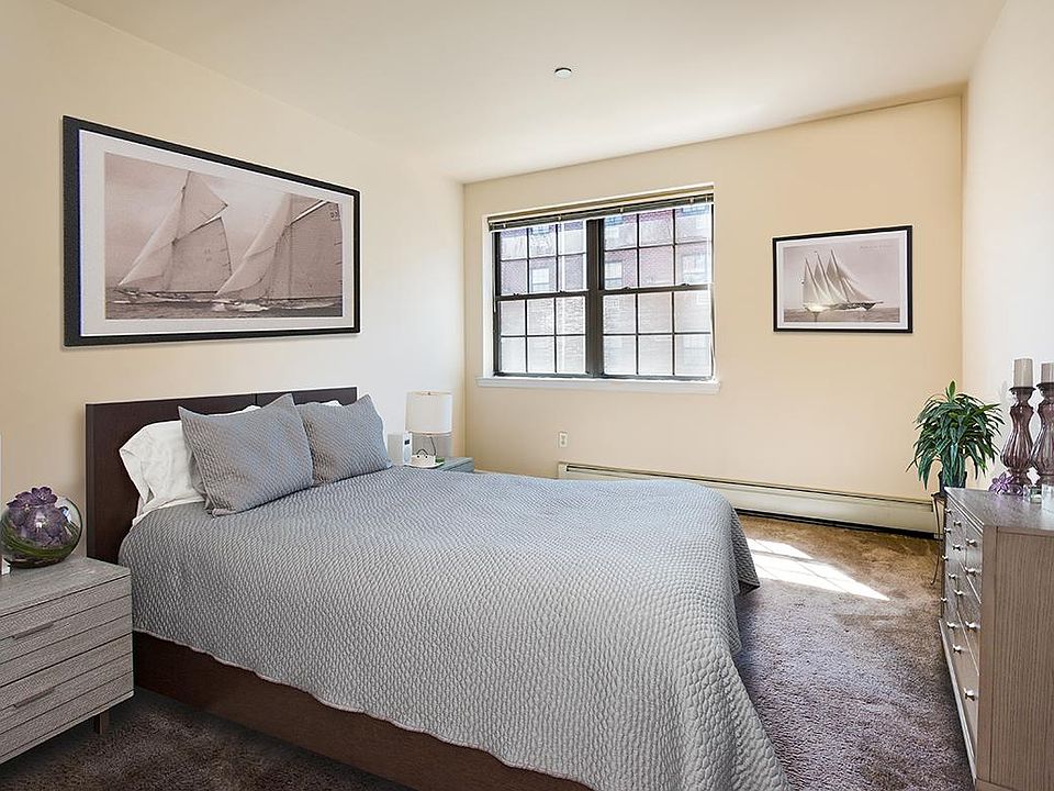 2nd image of 1061 E 73rd St APT 2