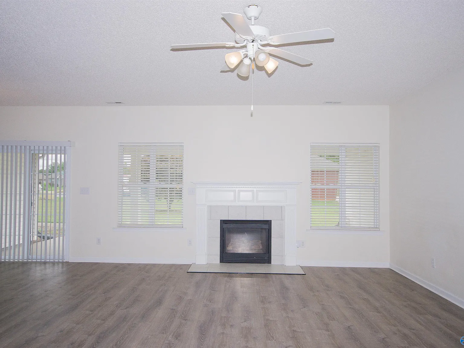 4 bed, 2.0 bath, 2000 sqft, $1,850 — Photo 4