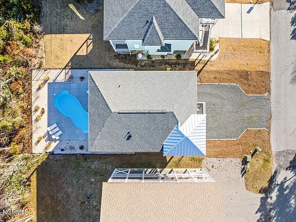 5th image of 122 SE 75th Street
