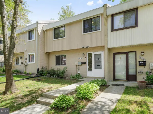 8752 Brae Brooke Dr, Lanham, MD 20706