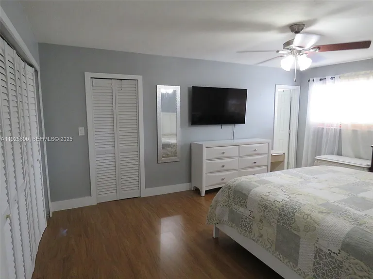 11840 NE 19th Dr #26 — Photo 9