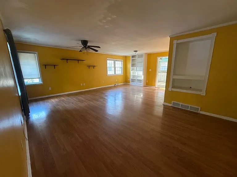 2125 Brentwood Dr — Photo 5