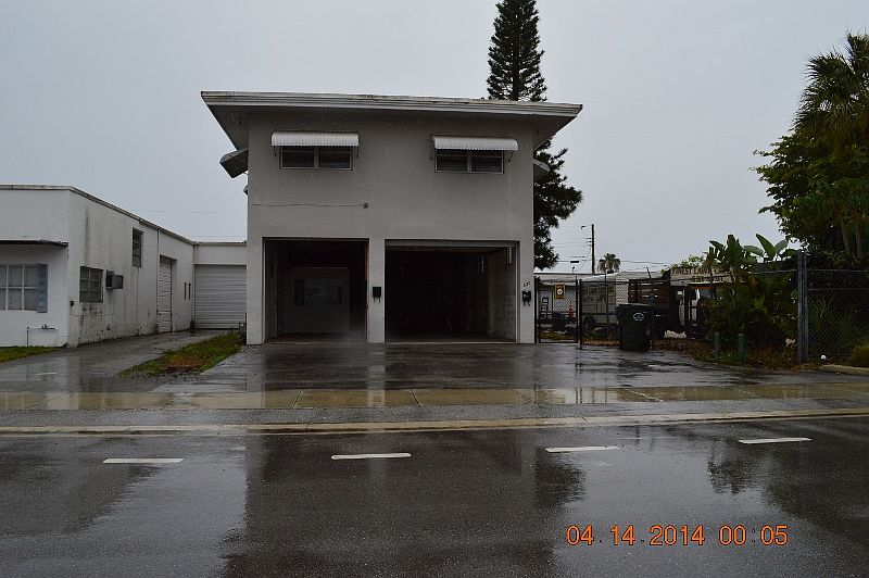 1st image of 530 NE 34th Ct