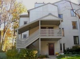 2247 Hunters Run Dr, Reston, VA 20191