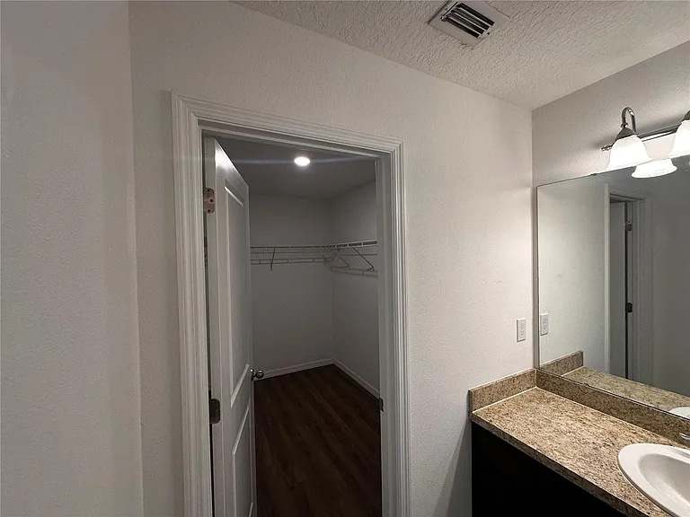 306 Madison Dr — Photo 14
