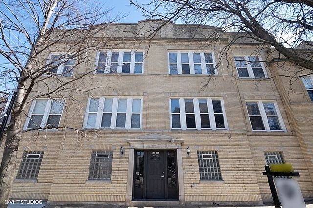 1st image of 4009 N St Louis Ave #2S