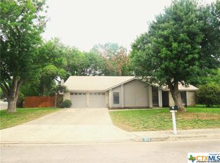 302 Stoneham Cir, Seguin, TX 78155