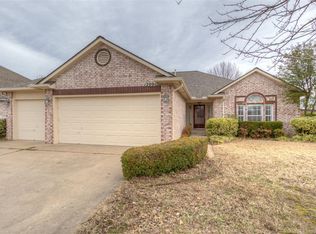 1209 S 35th St, Broken Arrow, OK 74014