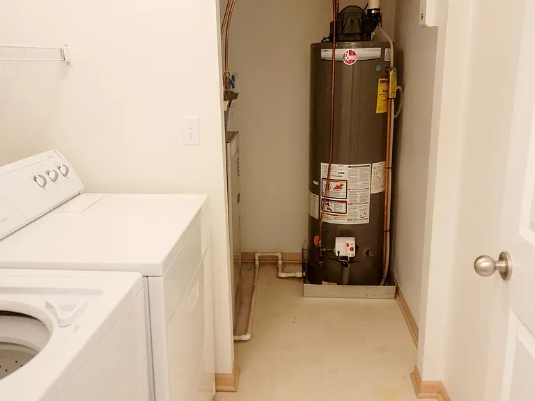 3049 Chamberlain St N #4 — Photo 16