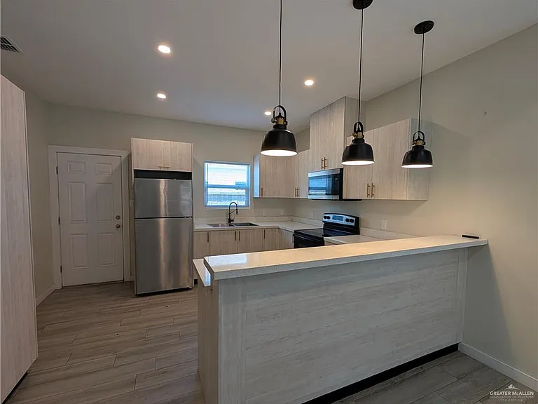1320 N McColl Rd #1 — Photo 5