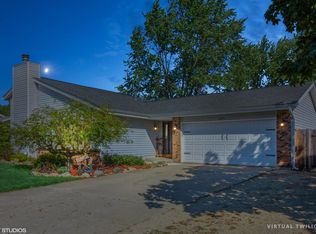 4770 Wild Deer Trl, Roscoe, IL 61073