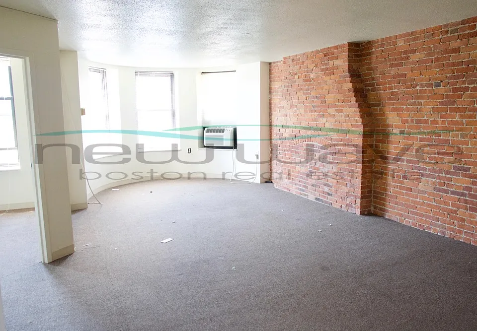 83 Westland Ave #401