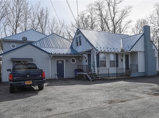 91 Telegraph Rd, Middleport, NY 14105