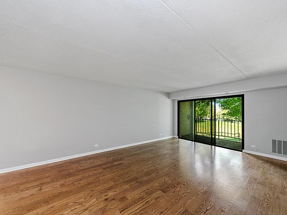 3rd image of 475 Plum Creek Dr APT 108