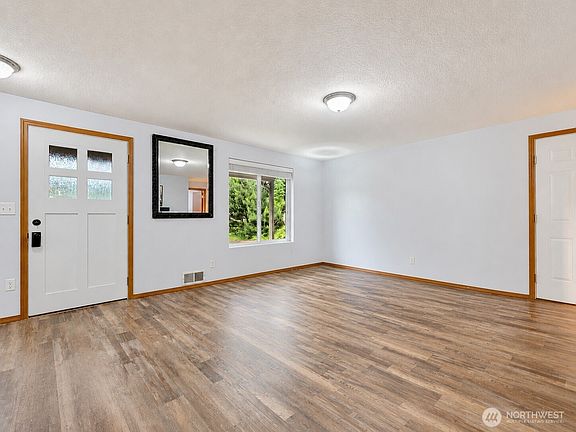 4th image of 1902 194th Street