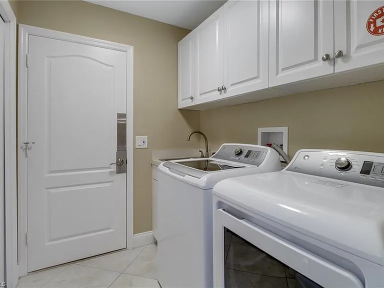1466 Vintage Ln — Photo 20