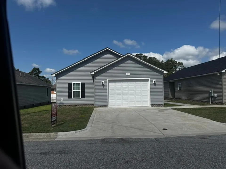 811 Linwood Ave