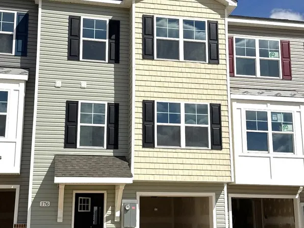 176 Guatemala Dr, Martinsburg, WV 25403