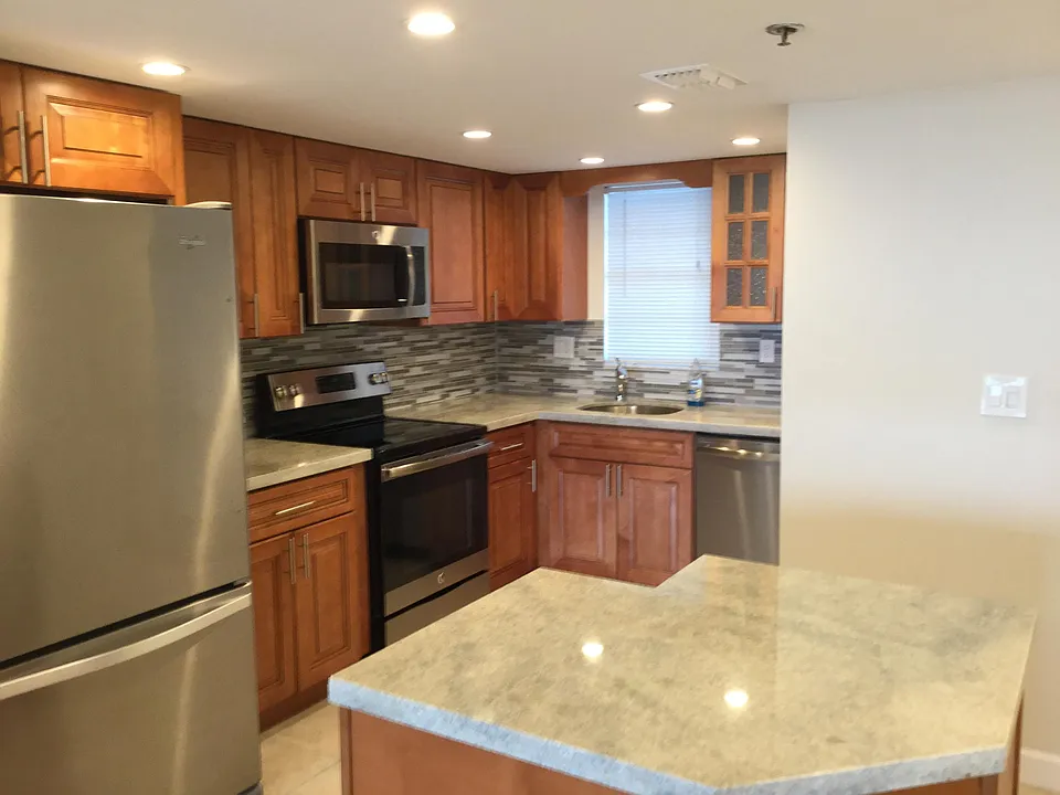 3001 W Rolling Hills Cir #709