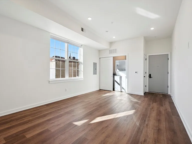 Aston Lofts — Photo 35