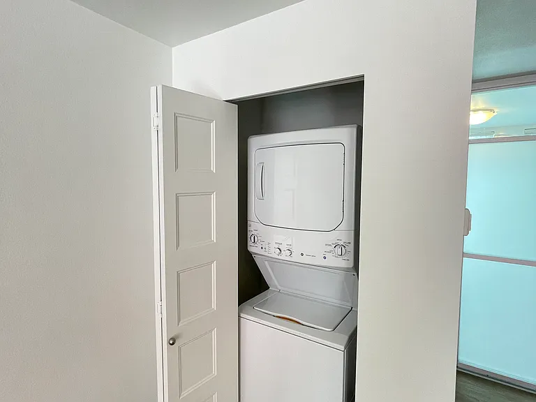Queen Anne Flats — Photo 35