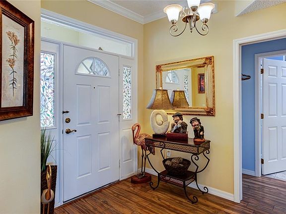 4th image of 708 Old Oaks Ln
