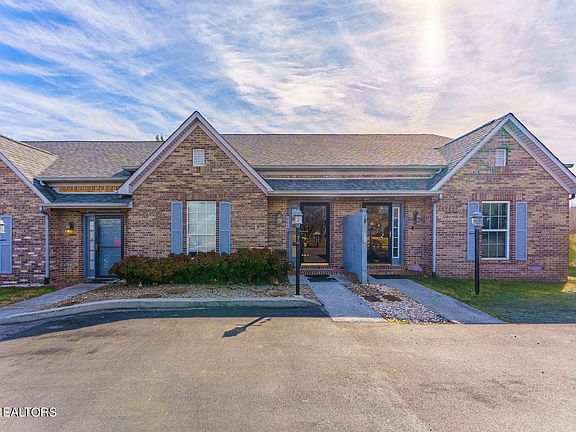 2nd image of 204 Willow Bend Dr