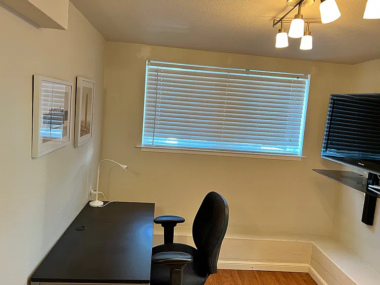 2807 Bush St — Photo 10
