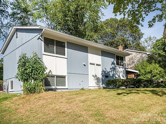 3rd image of 1151 Wendy Ct