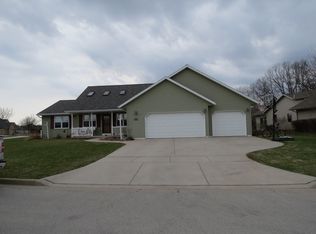 2164 Tenmile Dr, De Pere, WI 54115