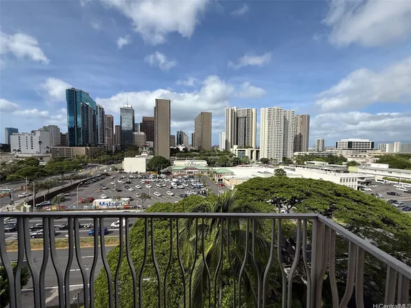 1511 Nuuanu Ave APT 738, Honolulu, HI 96817