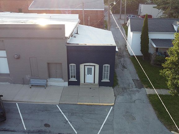 2nd image of 103 S Jefferson St
