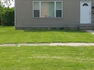 1042 Park Ave #2, North Chicago, IL 60064