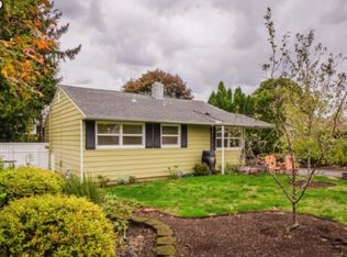 10819 NE Sacramento St, Portland, OR 97220