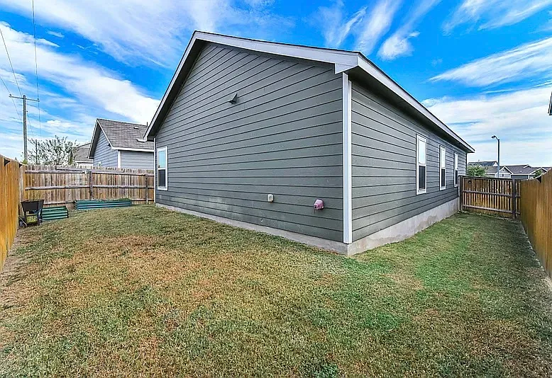 3 bed, 1450 sqft, $1,750 — Photo 3