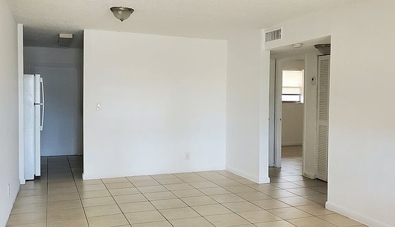 5th image of 850 E Commercial Blvd APT 106