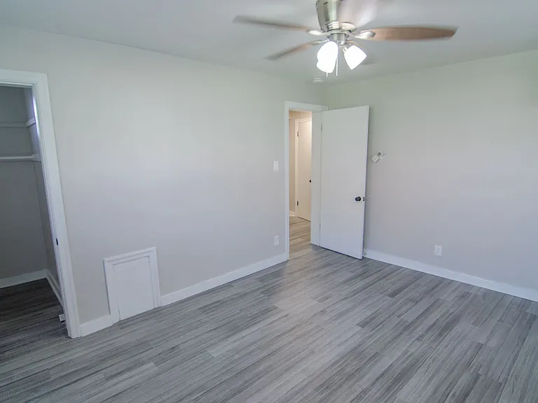Newly Upgraded Apartments -The Courtyard at Park Hills, Minutes from Downtown — Photo 41