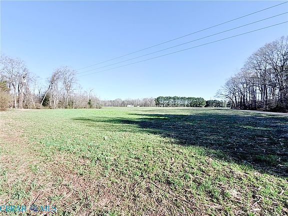 3rd image of 415 Philpot Rd