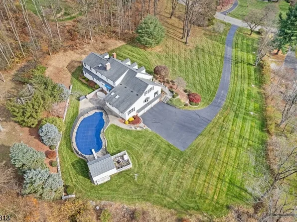 4 Summit Rd, Mendham Twp., NJ 07945