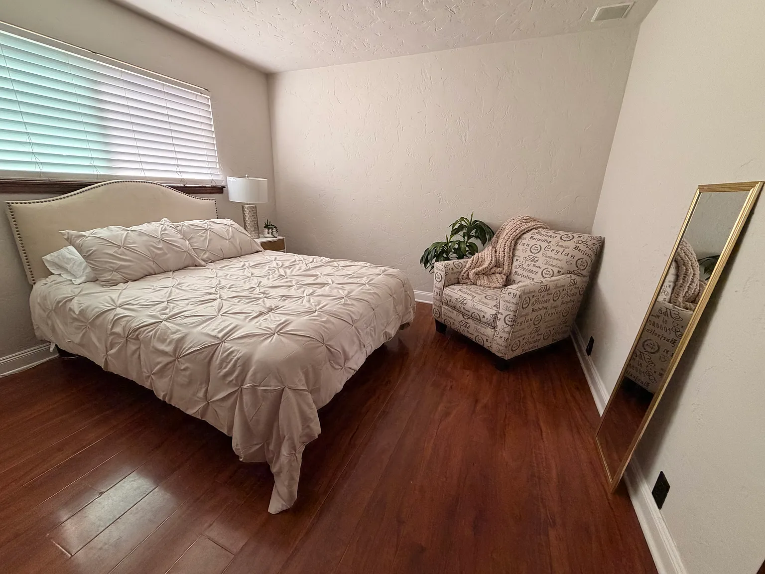 3 bed, 2278 sqft, $1,800 — Photo 4